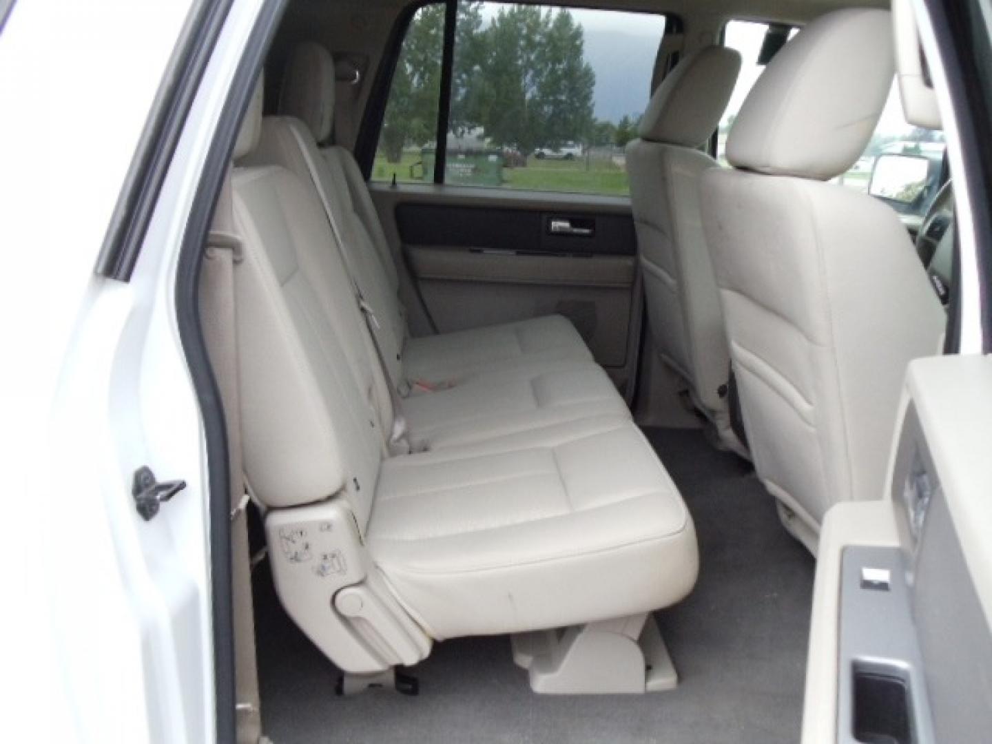 2010 White /Tan Ford Expedition XLT 4WD (1FMJK1G5XAE) with an 5.4L V8 SOHC 16V engine, 6-Speed Automatic Overdrive transmission, located at 5465 Highway 2 W., Columbia Falls, MT, 59912, (406) 892-4407, 48.352188, -114.240929 - Cruise control AC MP3 Tilt wheel Power seat drivers only Power windows door locks and mirrors Running boards Luggage Rack Towing - Photo#11