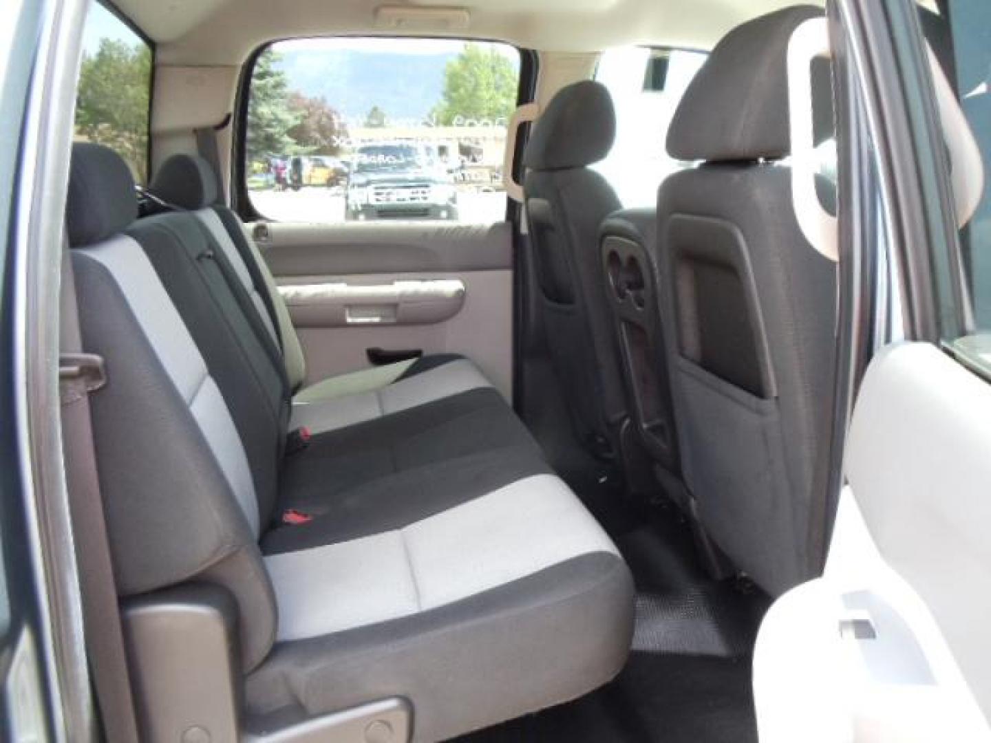 2009 Blue /Gray Chevrolet Silverado 1500 LS Crew Cab 4WD (3GCEK13C59G) with an 4.8L V8 OHV 16V engine, 4-Speed Automatic transmission, located at 5465 Highway 2 W., Columbia Falls, MT, 59912, (406) 892-4407, 48.352188, -114.240929 - Keyless entry Cruise control AC CD Power windows door locks and mirrors Towing 6 Passenger - Photo#11