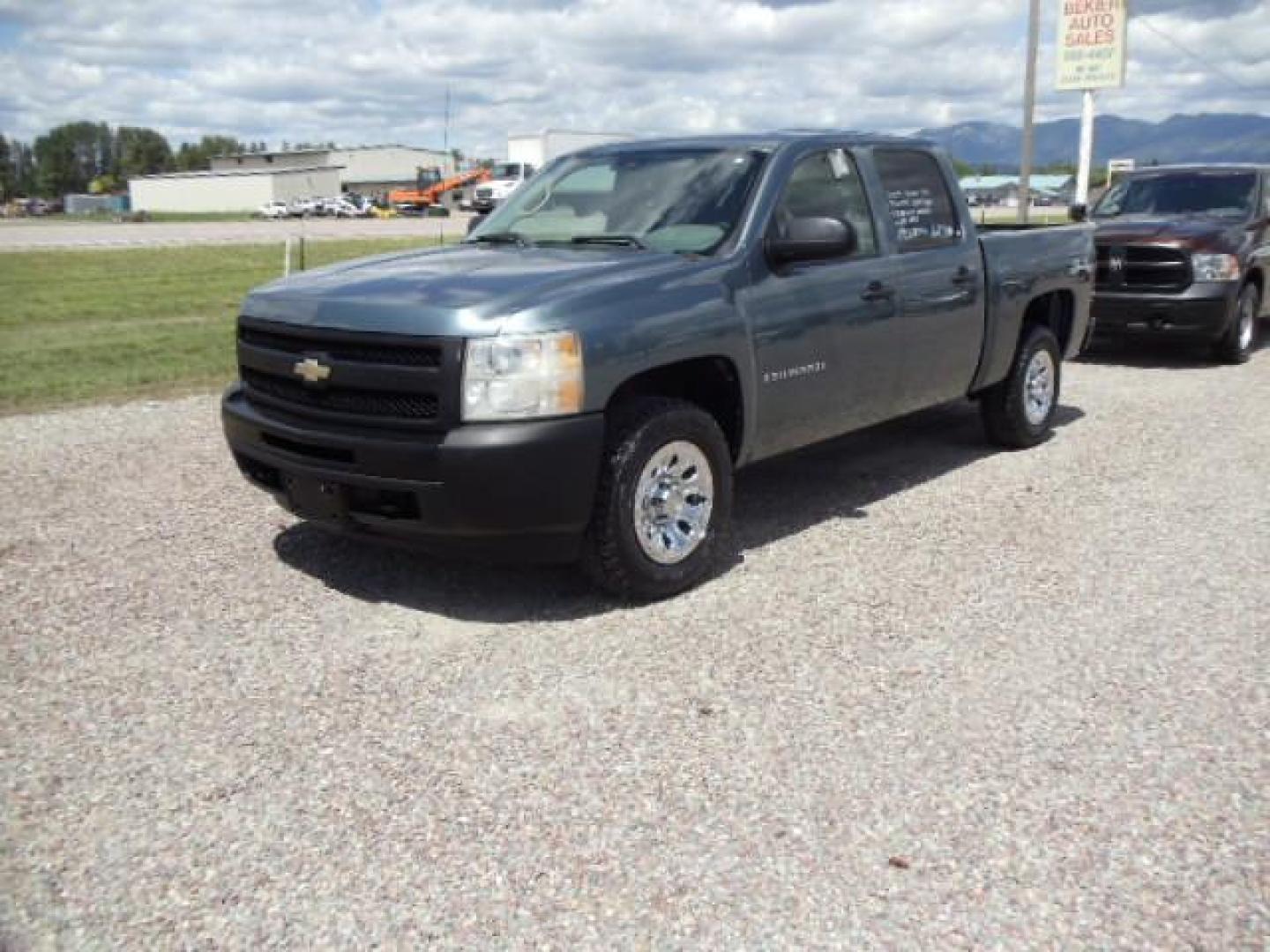 2009 Blue /Gray Chevrolet Silverado 1500 LS Crew Cab 4WD (3GCEK13C59G) with an 4.8L V8 OHV 16V engine, 4-Speed Automatic transmission, located at 5465 Highway 2 W., Columbia Falls, MT, 59912, (406) 892-4407, 48.352188, -114.240929 - Keyless entry Cruise control AC CD Power windows door locks and mirrors Towing 6 Passenger - Photo#2