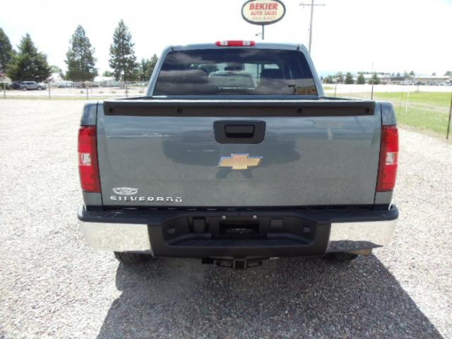 2009 Blue /Gray Chevrolet Silverado 1500 LS Crew Cab 4WD (3GCEK13C59G) with an 4.8L V8 OHV 16V engine, 4-Speed Automatic transmission, located at 5465 Highway 2 W., Columbia Falls, MT, 59912, (406) 892-4407, 48.352188, -114.240929 - Keyless entry Cruise control AC CD Power windows door locks and mirrors Towing 6 Passenger - Photo#5