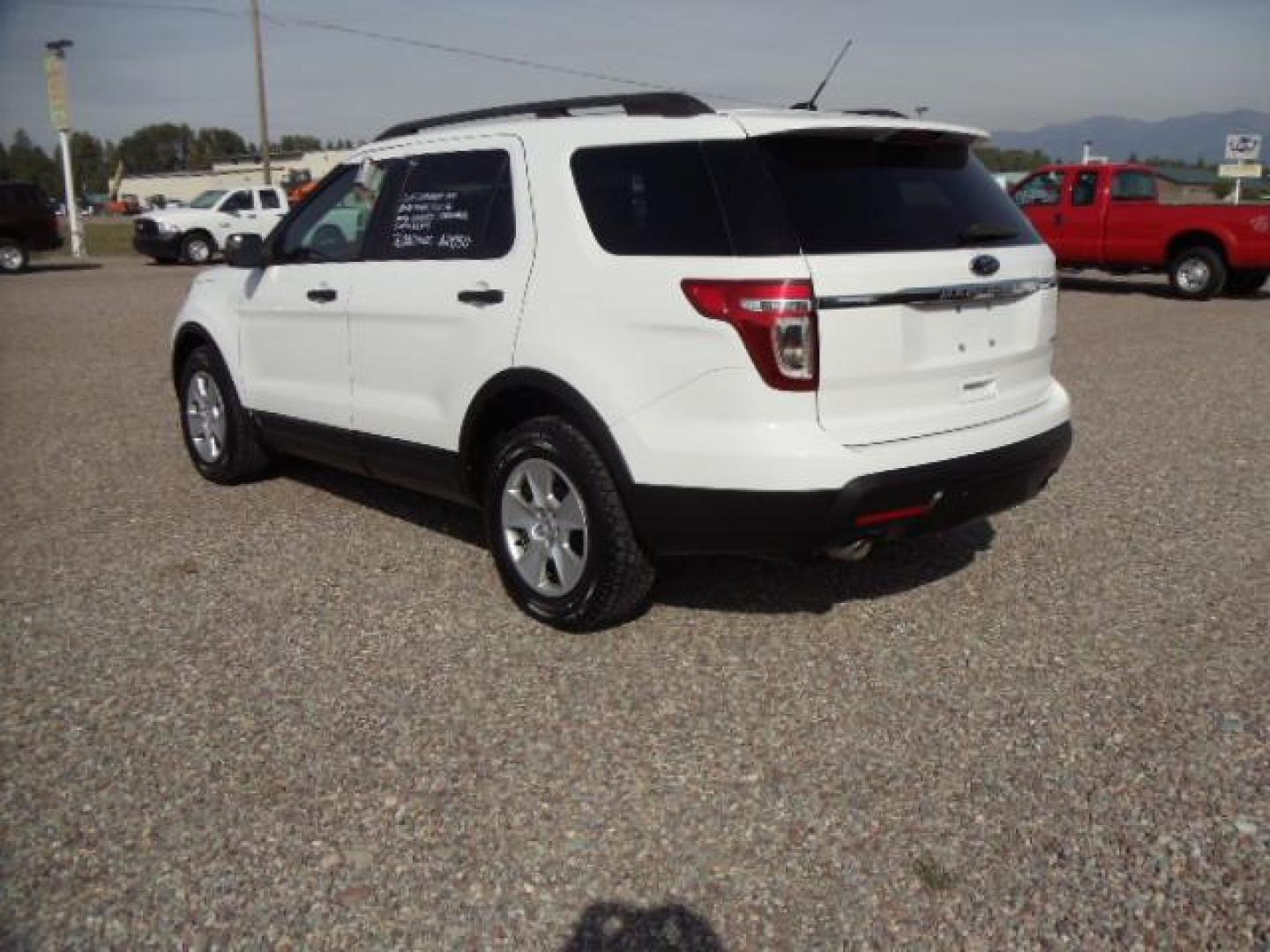 2014 White /Grey Ford Explorer Base 4WD (1FM5K8B85EG) with an 3.5L V6 DOHC 24V engine, 6-Speed Automatic transmission, located at 5465 Highway 2 W., Columbia Falls, MT, 59912, (406) 892-4407, 48.352188, -114.240929 - Keyless entry Cruise control Front and rear heat and AC Power windows door locks and mirrors Power seat drivers only MP3 - Photo#4