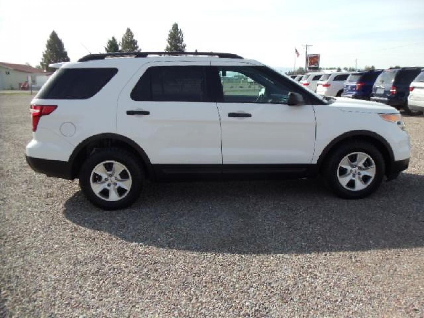 2014 White /Grey Ford Explorer Base 4WD (1FM5K8B85EG) with an 3.5L V6 DOHC 24V engine, 6-Speed Automatic transmission, located at 5465 Highway 2 W., Columbia Falls, MT, 59912, (406) 892-4407, 48.352188, -114.240929 - Keyless entry Cruise control Front and rear heat and AC Power windows door locks and mirrors Power seat drivers only MP3 - Photo#8