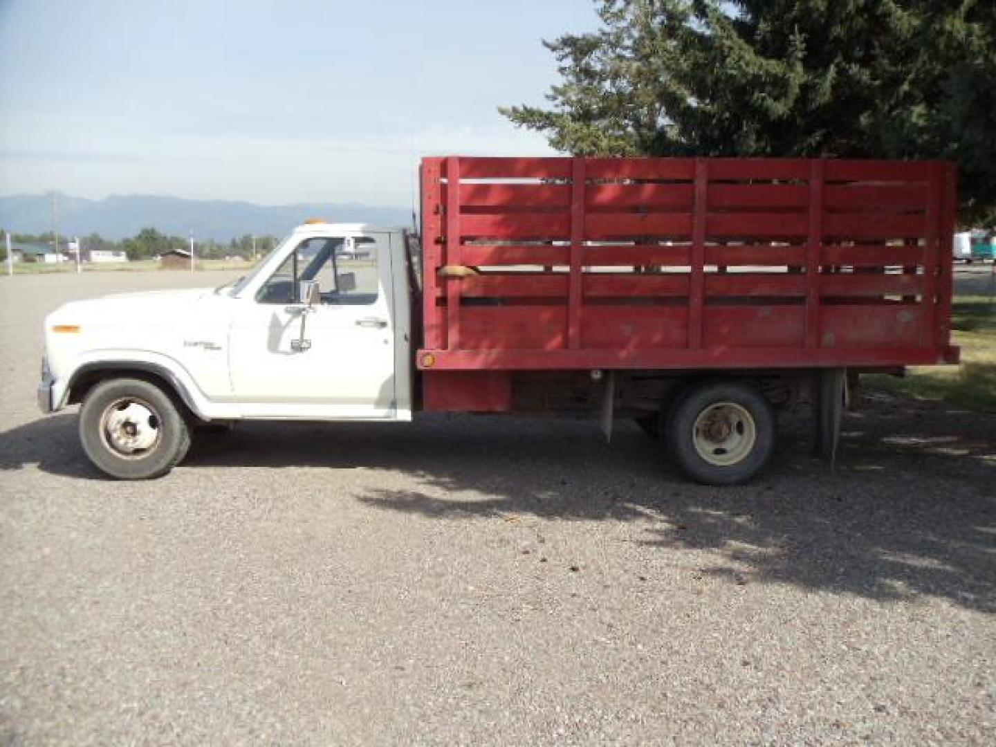 1980 White /Gray Ford F-350 Chassis Cab Custom (F3TZRGD2862) with an 400 V8 engine, 4 Speed Manual transmission, located at 5465 Highway 2 W., Columbia Falls, MT, 59912, (406) 892-4407, 48.352188, -114.240929 - 400 V8 4 Speed Manual Transmission We bought this truck locally. It was owned by 1 family its entire existance - Photo#3