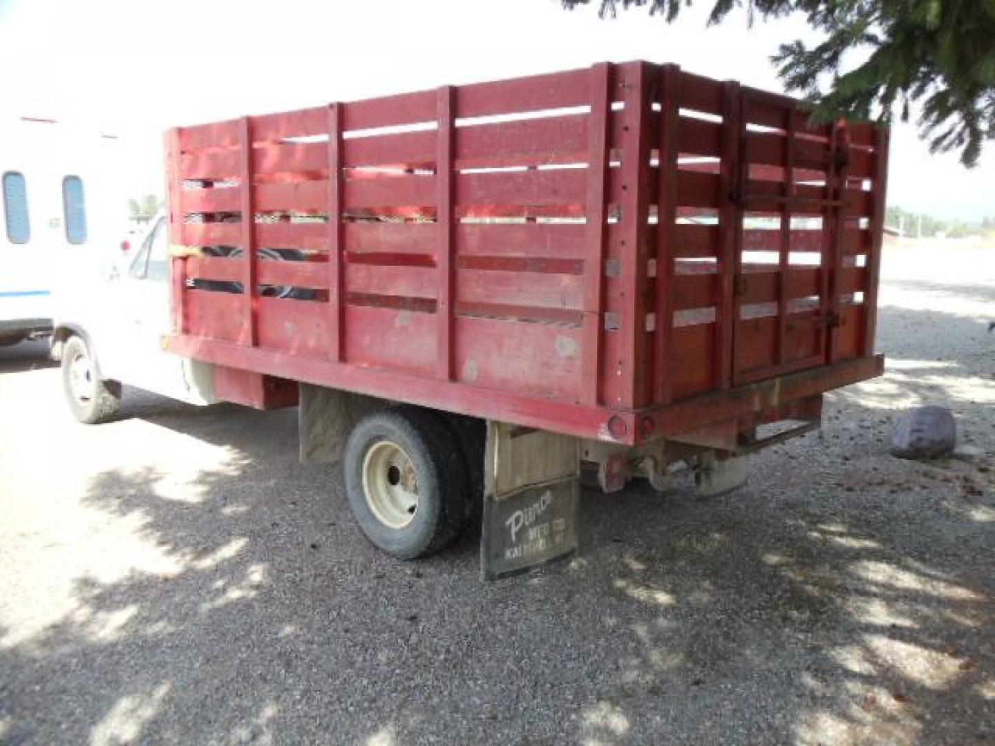 1980 White /Gray Ford F-350 Chassis Cab Custom (F3TZRGD2862) with an 400 V8 engine, 4 Speed Manual transmission, located at 5465 Highway 2 W., Columbia Falls, MT, 59912, (406) 892-4407, 48.352188, -114.240929 - 400 V8 4 Speed Manual Transmission We bought this truck locally. It was owned by 1 family its entire existance - Photo#4