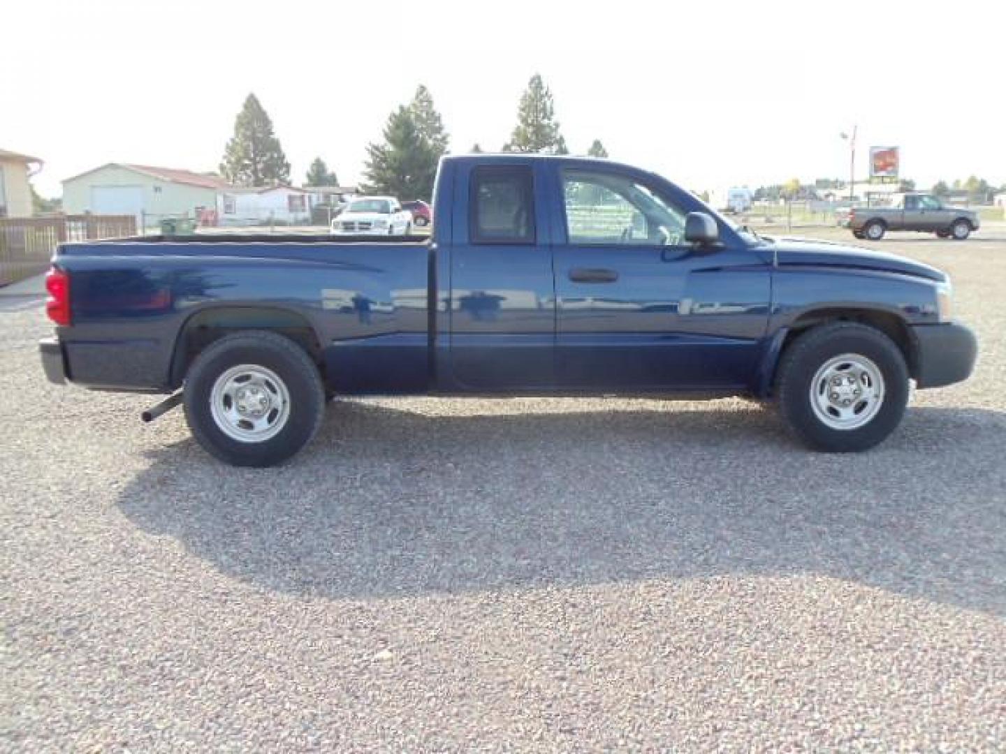 2007 Blue /Gray Dodge Dakota ST Club Cab 4WD (1D7HW22P27S) with an 4.7L V8 FFV engine, Automatic transmission, located at 5465 Highway 2 W., Columbia Falls, MT, 59912, (406) 892-4407, 48.352188, -114.240929 - Keyless entry Cruise control AC CD Tilt Wheel Power seat drivers only Power windows door locks and mirrors Near new tires - Photo#11