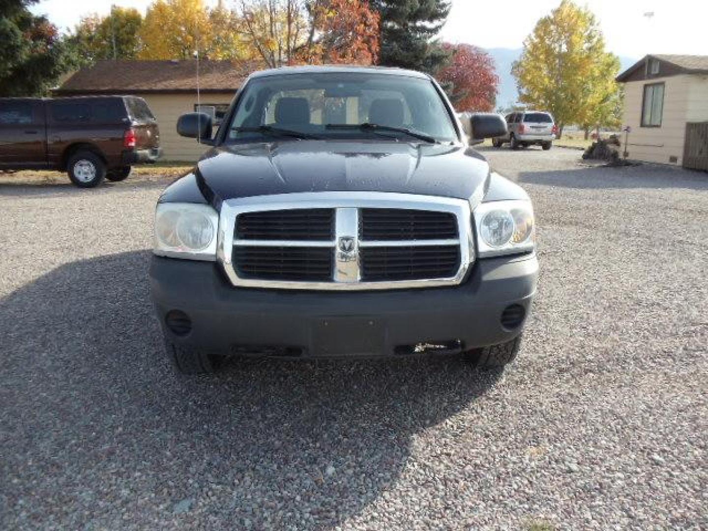 2007 Blue /Gray Dodge Dakota ST Club Cab 4WD (1D7HW22P27S) with an 4.7L V8 FFV engine, Automatic transmission, located at 5465 Highway 2 W., Columbia Falls, MT, 59912, (406) 892-4407, 48.352188, -114.240929 - Keyless entry Cruise control AC CD Tilt Wheel Power seat drivers only Power windows door locks and mirrors Near new tires - Photo#1