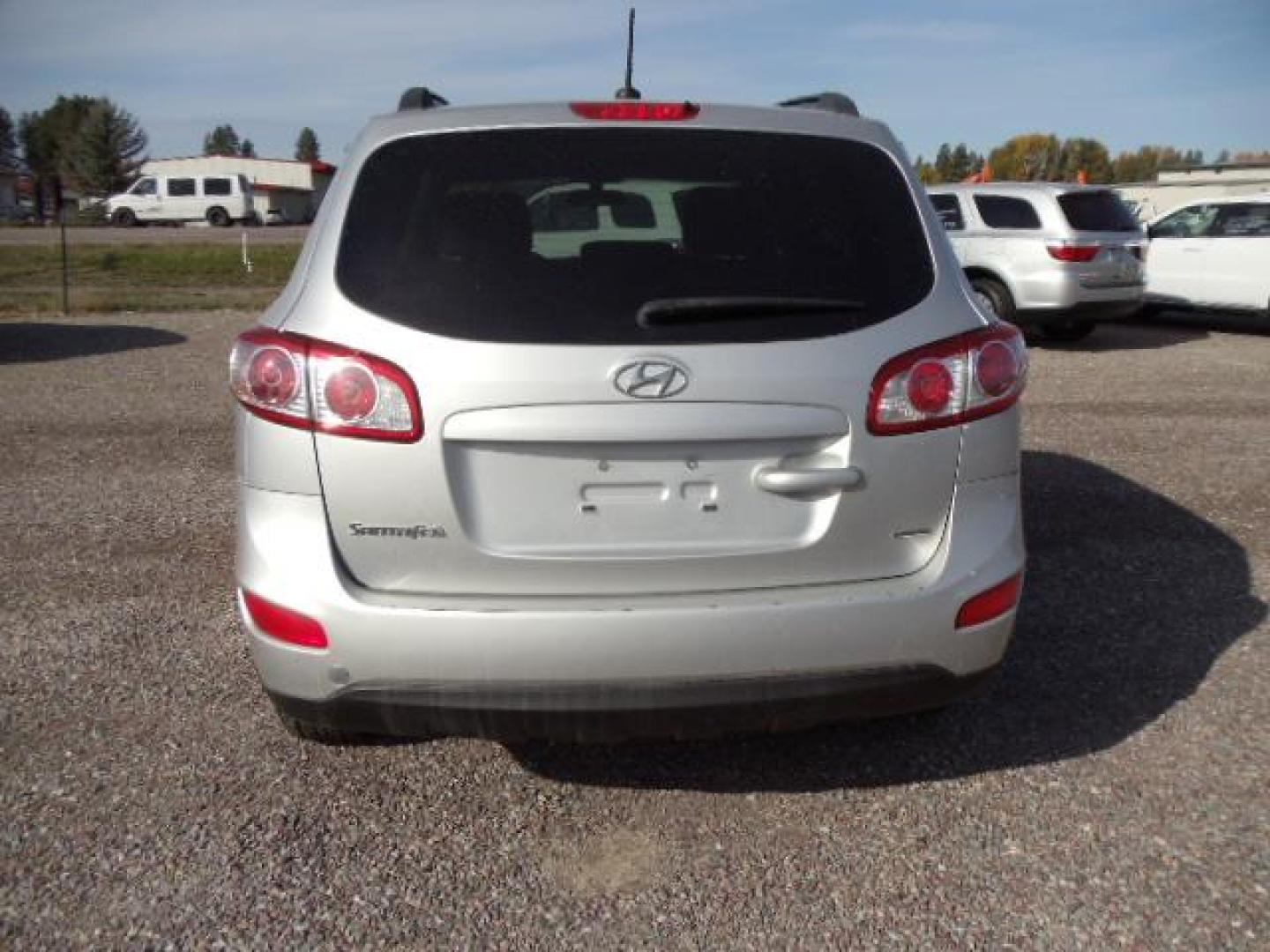 2012 Silver /Gray Hyundai Santa Fe GLS 2.4 4WD (5XYZGDAB4CG) with an 2.4L L4 DOHC 16V engine, 6-Speed Automatic transmission, located at 5465 Highway 2 W., Columbia Falls, MT, 59912, (406) 892-4407, 48.352188, -114.240929 - Keyless entry Cruise control AC Tilt wheel Power windows door locks and mirrors Brand new tires - Photo#5