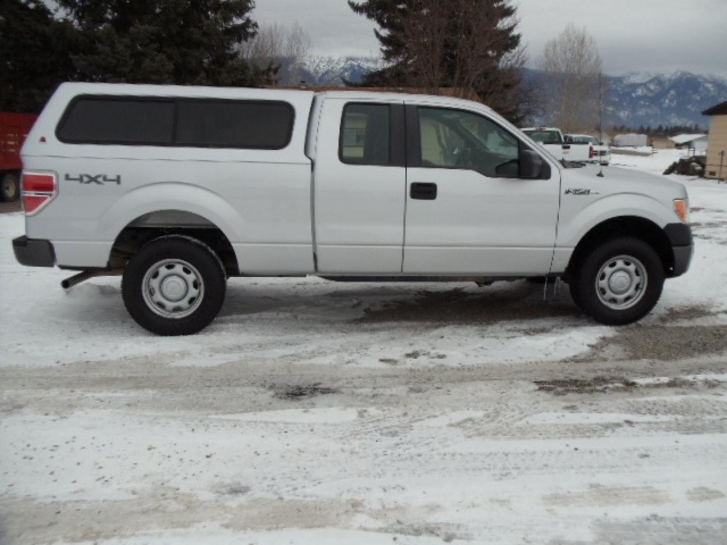 2013 Silver /Gray Ford F-150 XL (1FTEX1EM2DF) with an 3.7L V6 DOHC 24V engine, 6-Speed Automatic transmission, located at 5465 Highway 2 W., Columbia Falls, MT, 59912, (406) 892-4407, 48.352188, -114.240929 - Photo#9