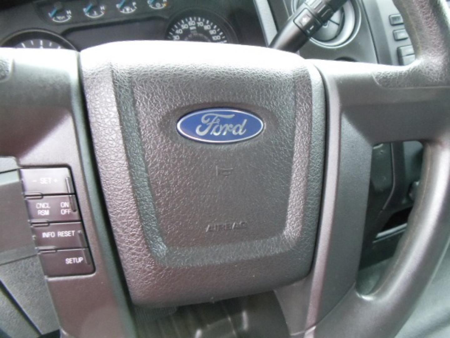 2013 Silver /Gray Ford F-150 XL (1FTEX1EM2DF) with an 3.7L V6 DOHC 24V engine, 6-Speed Automatic transmission, located at 5465 Highway 2 W., Columbia Falls, MT, 59912, (406) 892-4407, 48.352188, -114.240929 - Photo#19