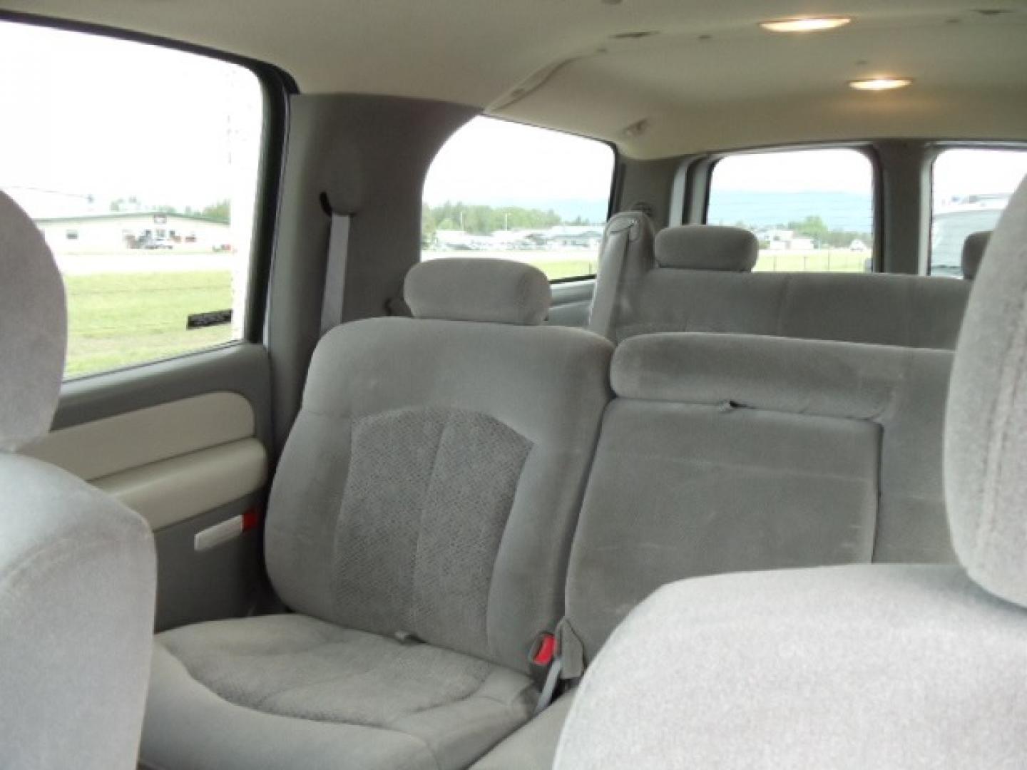 2000 White /Silver Chevrolet Suburban K2500 4WD (3GNGK26U6YG) with an 6.0L V8 OHV 16V engine, 4-Speed Automatic Overdrive transmission, located at 5465 Highway 2 W., Columbia Falls, MT, 59912, (406) 892-4407, 48.352188, -114.240929 - Photo#24