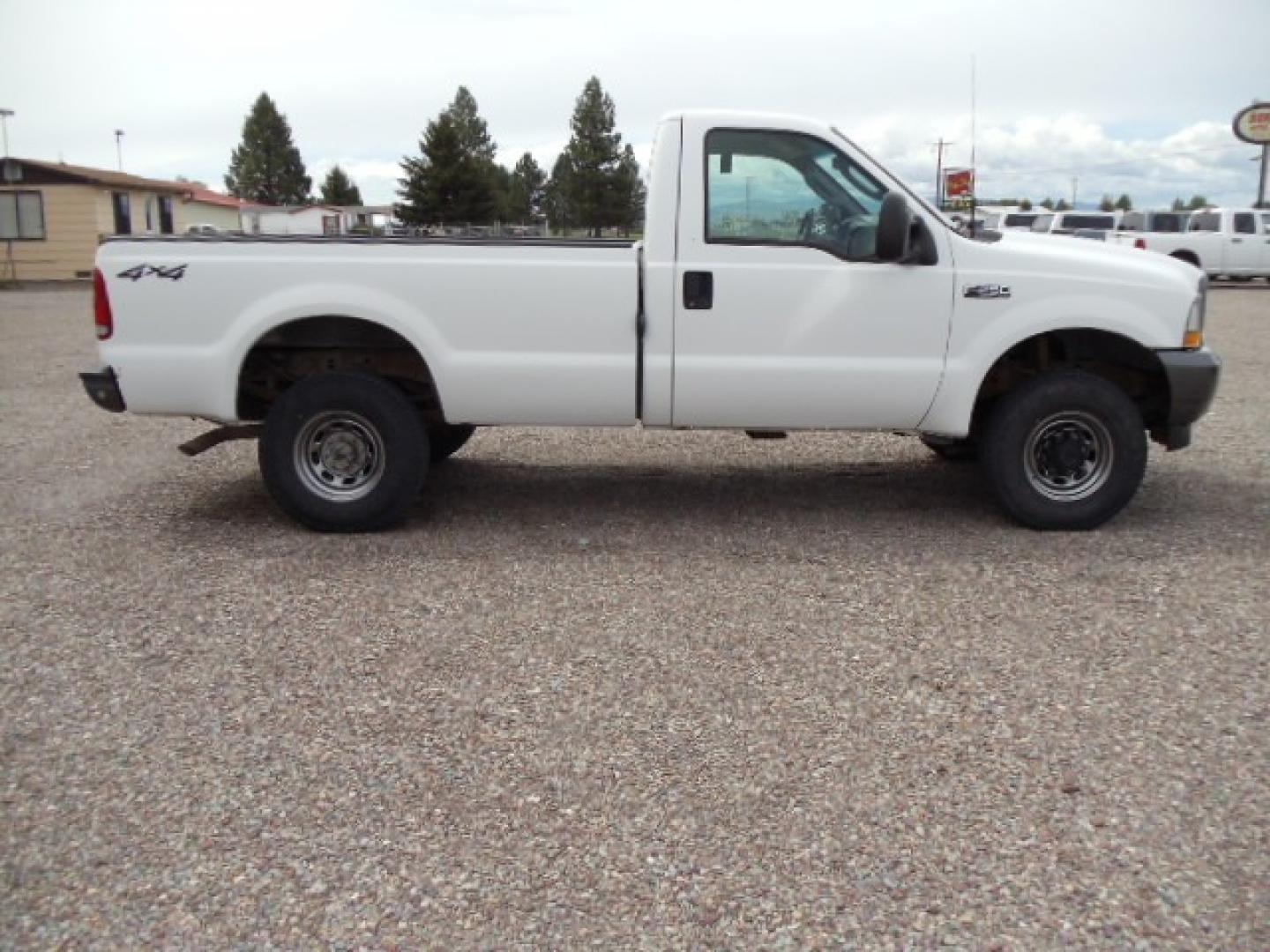 2003 White /Gray Ford F-250 SD XL (1FTNF21L93E) with an 5.4L V8 SOHC 16V engine, Automatic transmission, located at 5465 Highway 2 W., Columbia Falls, MT, 59912, (406) 892-4407, 48.352188, -114.240929 - Photo#9