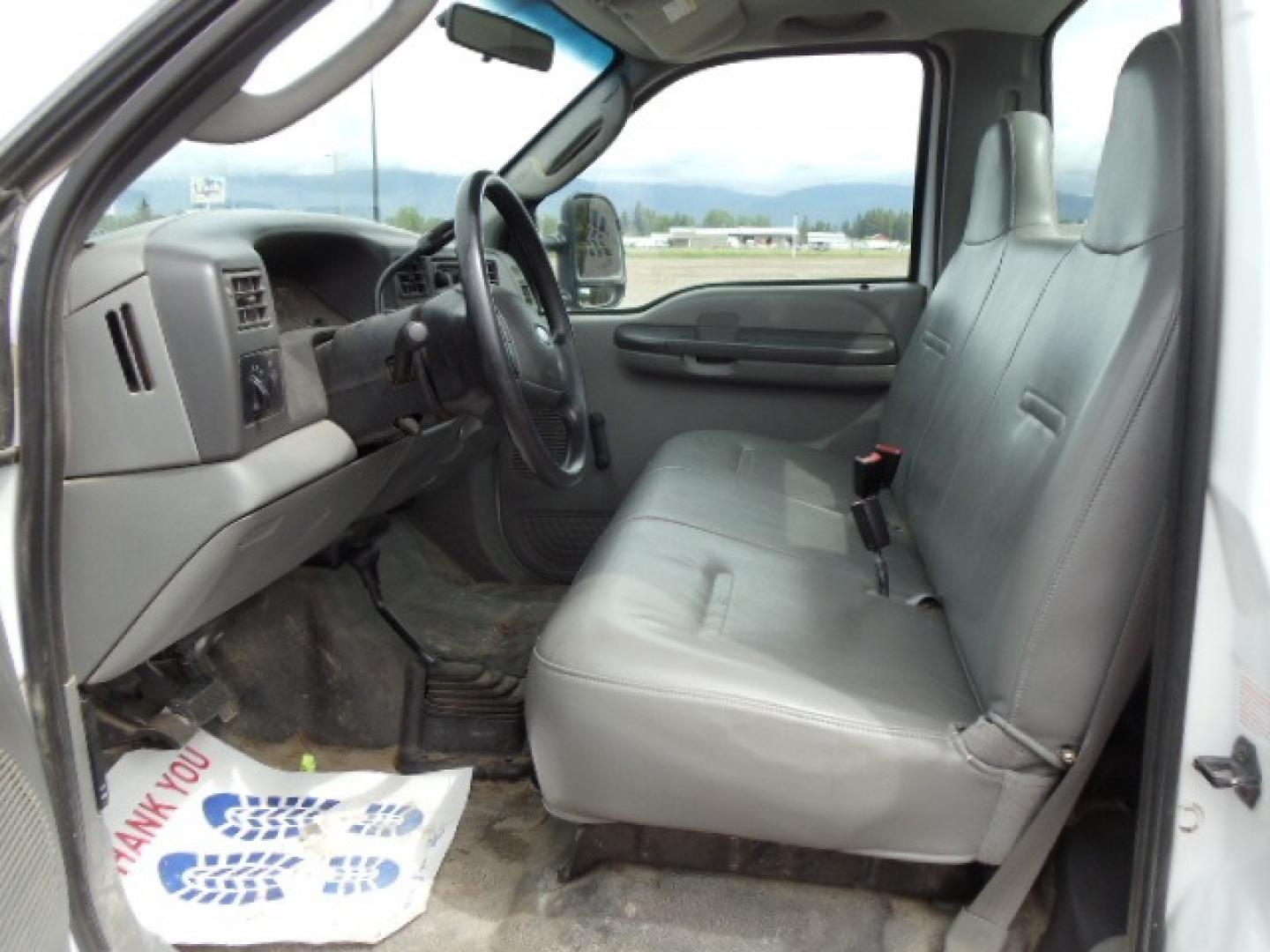 2003 White /Gray Ford F-250 SD XL (1FTNF21L93E) with an 5.4L V8 SOHC 16V engine, Automatic transmission, located at 5465 Highway 2 W., Columbia Falls, MT, 59912, (406) 892-4407, 48.352188, -114.240929 - Photo#15