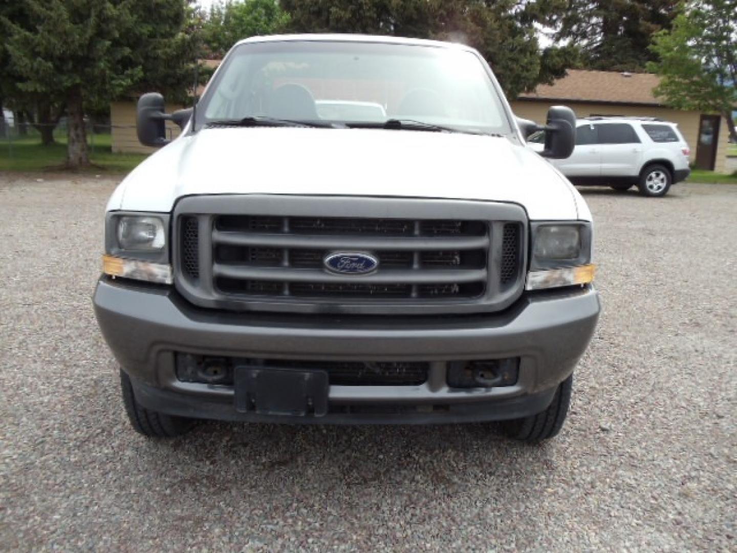 2003 White /Gray Ford F-250 SD XL (1FTNF21L93E) with an 5.4L V8 SOHC 16V engine, Automatic transmission, located at 5465 Highway 2 W., Columbia Falls, MT, 59912, (406) 892-4407, 48.352188, -114.240929 - Photo#1