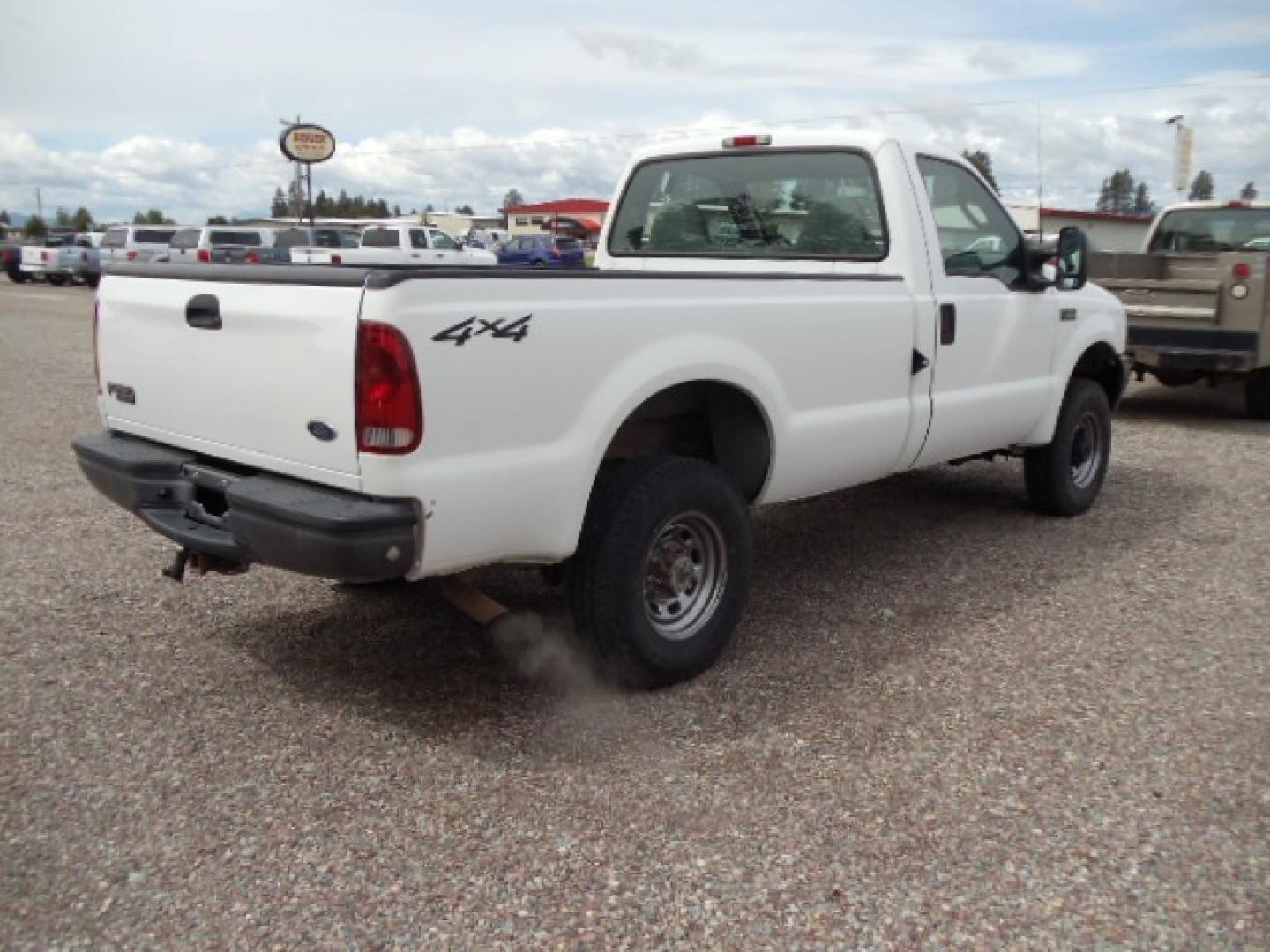 2003 White /Gray Ford F-250 SD XL (1FTNF21L93E) with an 5.4L V8 SOHC 16V engine, Automatic transmission, located at 5465 Highway 2 W., Columbia Falls, MT, 59912, (406) 892-4407, 48.352188, -114.240929 - Photo#8