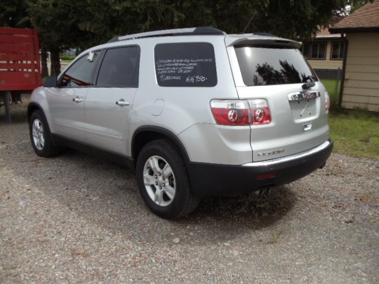 2010 Silver /Gray GMC Acadia SLE AWD (1GKLVLED0AJ) with an 3.6L V6 DOHC 24V engine, 6-Speed Automatic transmission, located at 5465 Highway 2 W., Columbia Falls, MT, 59912, (406) 892-4407, 48.352188, -114.240929 - Photo#4