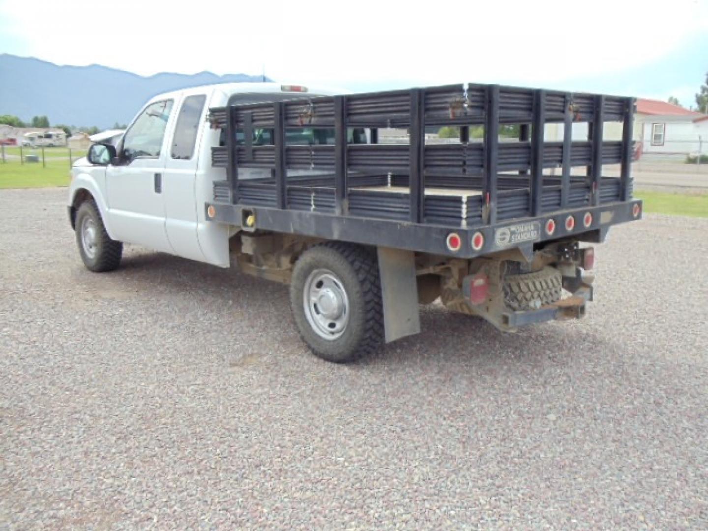 2011 White /Gray Ford F-350 SD XL (1FD8X3A60BE) with an 6.2L V8 OHV 16V engine, 6-Speed Automatic transmission, located at 5465 Highway 2 W., Columbia Falls, MT, 59912, (406) 892-4407, 48.352188, -114.240929 - Photo#4