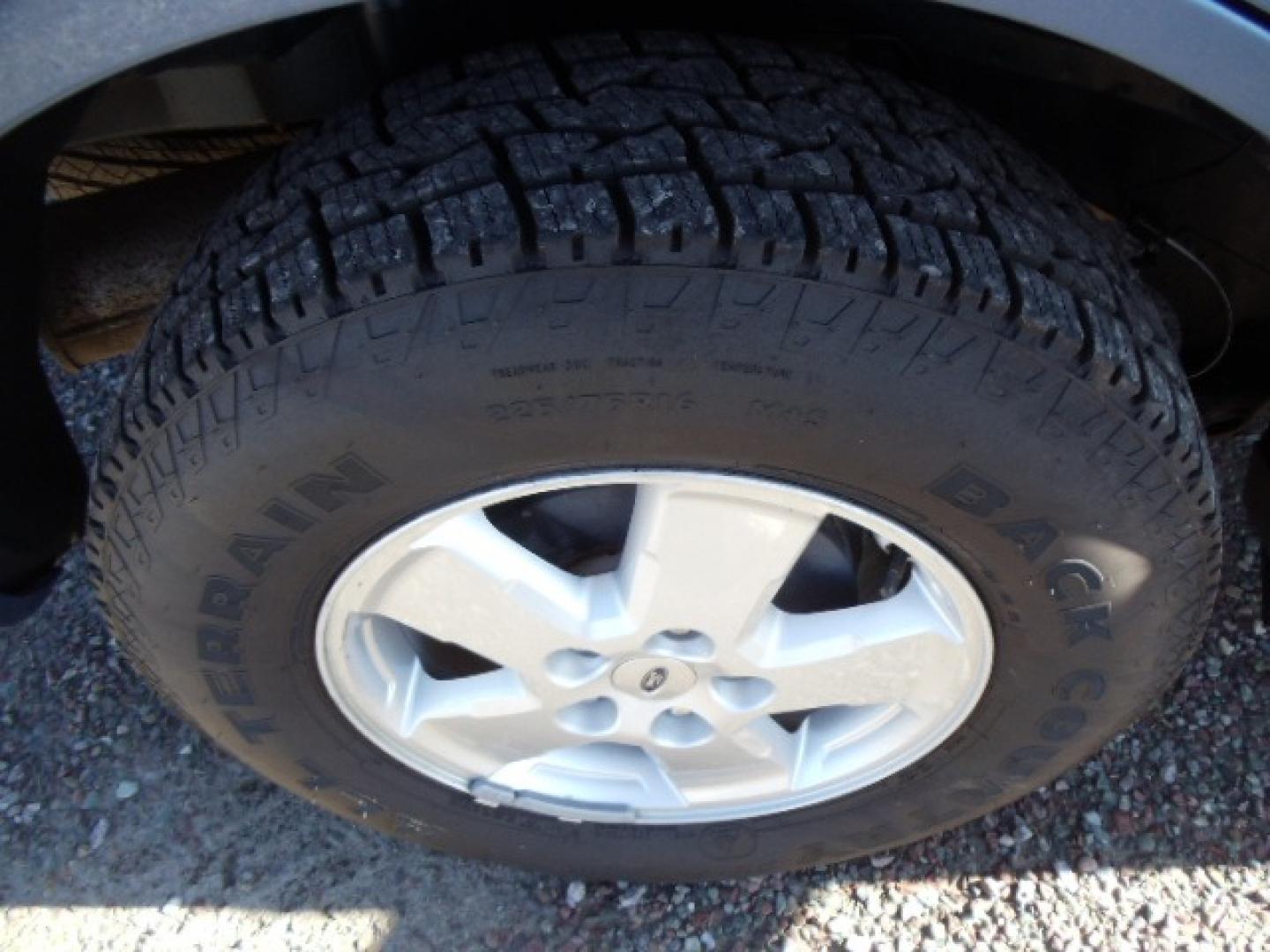 2010 Blue /Silver Ford Escape XLT 4WD (1FMCU9DGXAK) with an 3.0L V6 DOHC 24V engine, 6-Speed Automatic transmission, located at 5465 Highway 2 W., Columbia Falls, MT, 59912, (406) 892-4407, 48.352188, -114.240929 - Photo#8