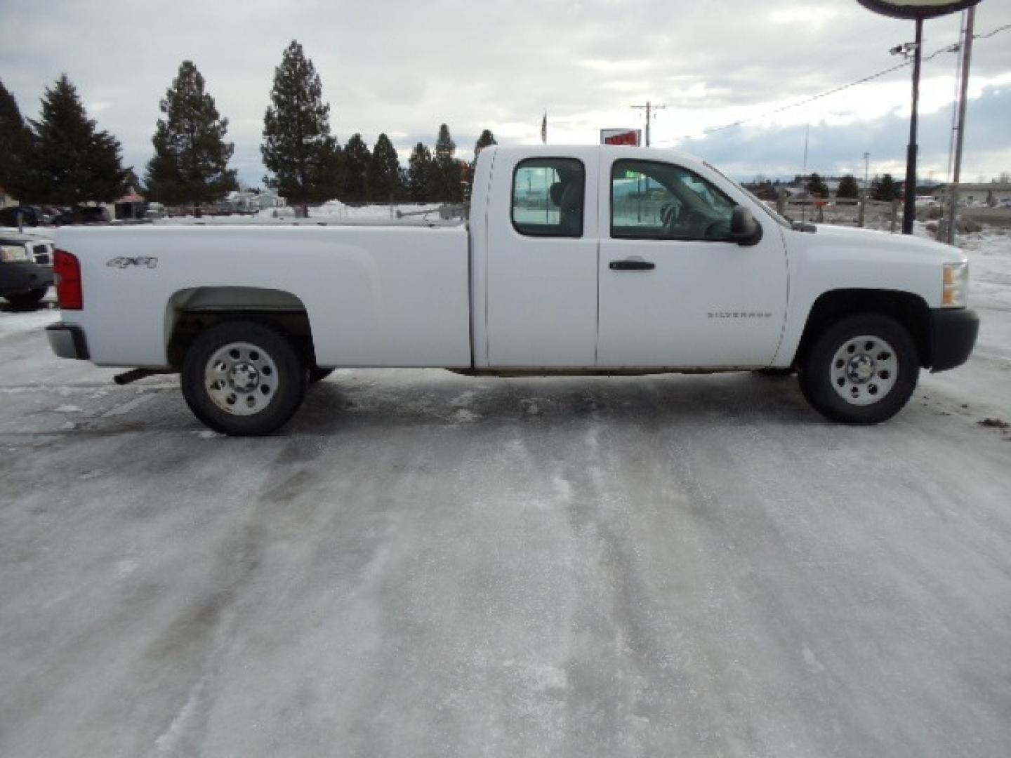 2012 White /Gray Chevrolet Silverado 1500 Work Truck Ext. Cab 4WD (1GCRKPE06CZ) with an 5.3L V8 OHV 16V FFV engine, 4-Speed Automatic transmission, located at 5465 Highway 2 W., Columbia Falls, MT, 59912, (406) 892-4407, 48.352188, -114.240929 - This truck was previously owned by the federal government so it has been well maintained and taken care of. The truck is clean inside and out with good tires and low actual miles. This is the Quad Door Long Box. - Photo#9