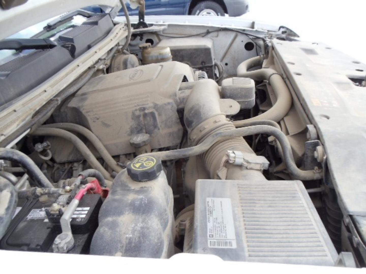 2012 White /Gray Chevrolet Silverado 1500 Work Truck Ext. Cab 4WD (1GCRKPE06CZ) with an 5.3L V8 OHV 16V FFV engine, 4-Speed Automatic transmission, located at 5465 Highway 2 W., Columbia Falls, MT, 59912, (406) 892-4407, 48.352188, -114.240929 - This truck was previously owned by the federal government so it has been well maintained and taken care of. The truck is clean inside and out with good tires and low actual miles. This is the Quad Door Long Box. - Photo#20