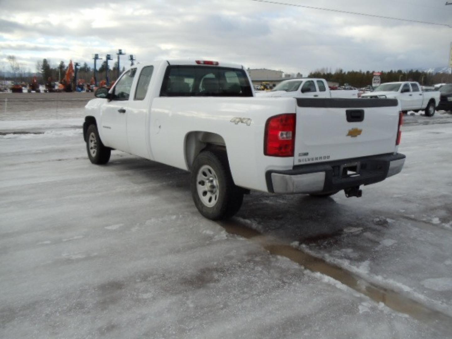 2012 White /Gray Chevrolet Silverado 1500 Work Truck Ext. Cab 4WD (1GCRKPE06CZ) with an 5.3L V8 OHV 16V FFV engine, 4-Speed Automatic transmission, located at 5465 Highway 2 W., Columbia Falls, MT, 59912, (406) 892-4407, 48.352188, -114.240929 - This truck was previously owned by the federal government so it has been well maintained and taken care of. The truck is clean inside and out with good tires and low actual miles. This is the Quad Door Long Box. - Photo#4