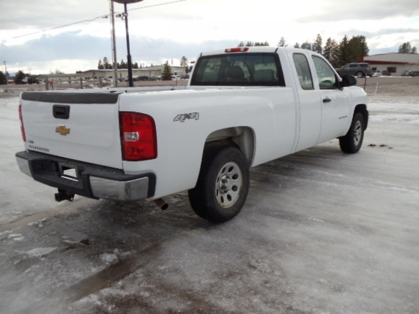 2012 White /Gray Chevrolet Silverado 1500 Work Truck Ext. Cab 4WD (1GCRKPE06CZ) with an 5.3L V8 OHV 16V FFV engine, 4-Speed Automatic transmission, located at 5465 Highway 2 W., Columbia Falls, MT, 59912, (406) 892-4407, 48.352188, -114.240929 - This truck was previously owned by the federal government so it has been well maintained and taken care of. The truck is clean inside and out with good tires and low actual miles. This is the Quad Door Long Box. - Photo#8