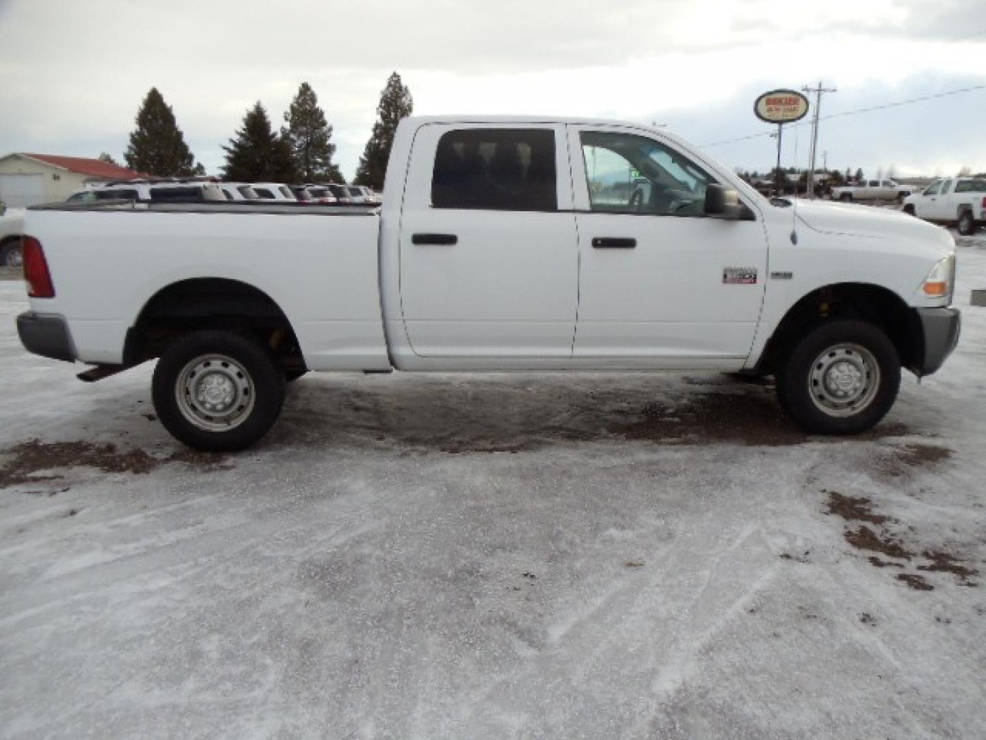 2011 Gray /Gray Dodge Ram 2500 ST Crew Cab 4WD (3D7TT2CT2BG) with an 5.7L V8 OHV 16V engine, Automatic transmission, located at 5465 Highway 2 W., Columbia Falls, MT, 59912, (406) 892-4407, 48.352188, -114.240929 - This truck was previously owned by the federal government so it has been well maintained and taken care of. This truck is very clean inside and out with good tires and low actual miles. This is the crew cab short box with the 5.7L HEMI V8 gas motor. - Photo#9