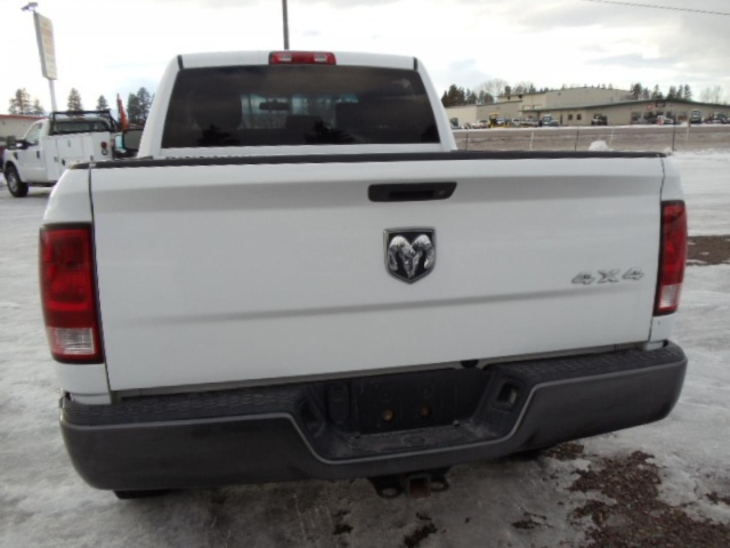 2011 Gray /Gray Dodge Ram 2500 ST Crew Cab 4WD (3D7TT2CT2BG) with an 5.7L V8 OHV 16V engine, Automatic transmission, located at 5465 Highway 2 W., Columbia Falls, MT, 59912, (406) 892-4407, 48.352188, -114.240929 - This truck was previously owned by the federal government so it has been well maintained and taken care of. This truck is very clean inside and out with good tires and low actual miles. This is the crew cab short box with the 5.7L HEMI V8 gas motor. - Photo#5