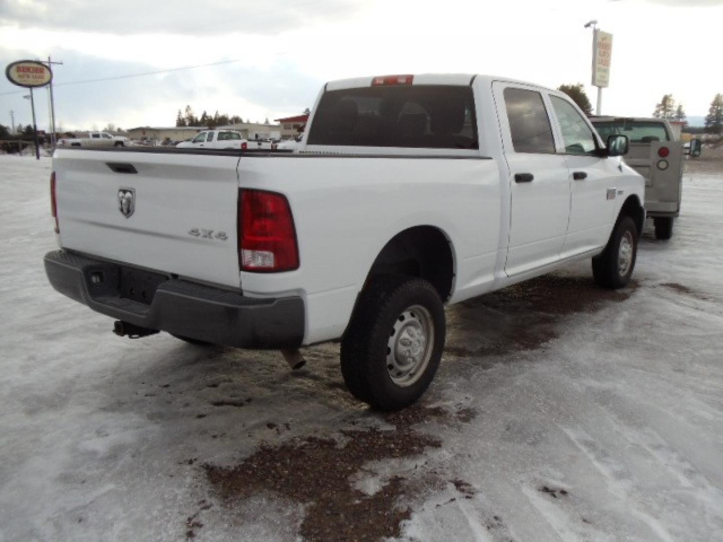 2011 Gray /Gray Dodge Ram 2500 ST Crew Cab 4WD (3D7TT2CT2BG) with an 5.7L V8 OHV 16V engine, Automatic transmission, located at 5465 Highway 2 W., Columbia Falls, MT, 59912, (406) 892-4407, 48.352188, -114.240929 - This truck was previously owned by the federal government so it has been well maintained and taken care of. This truck is very clean inside and out with good tires and low actual miles. This is the crew cab short box with the 5.7L HEMI V8 gas motor. - Photo#8