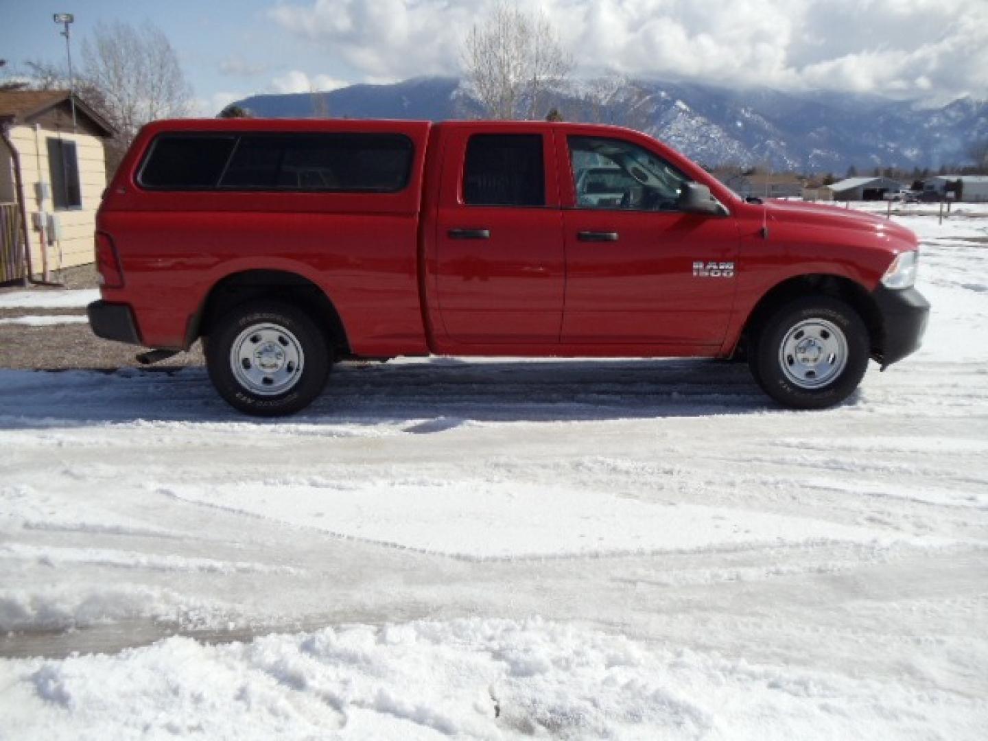 2016 /Gray RAM 1500 Tradesman Quad Cab 4WD (1C6RR7FG0GS) with an 3.6L V6 DOHC 24V FFV engine, 6A transmission, located at 5465 Highway 2 W., Columbia Falls, MT, 59912, (406) 892-4407, 48.352188, -114.240929 - Photo#9