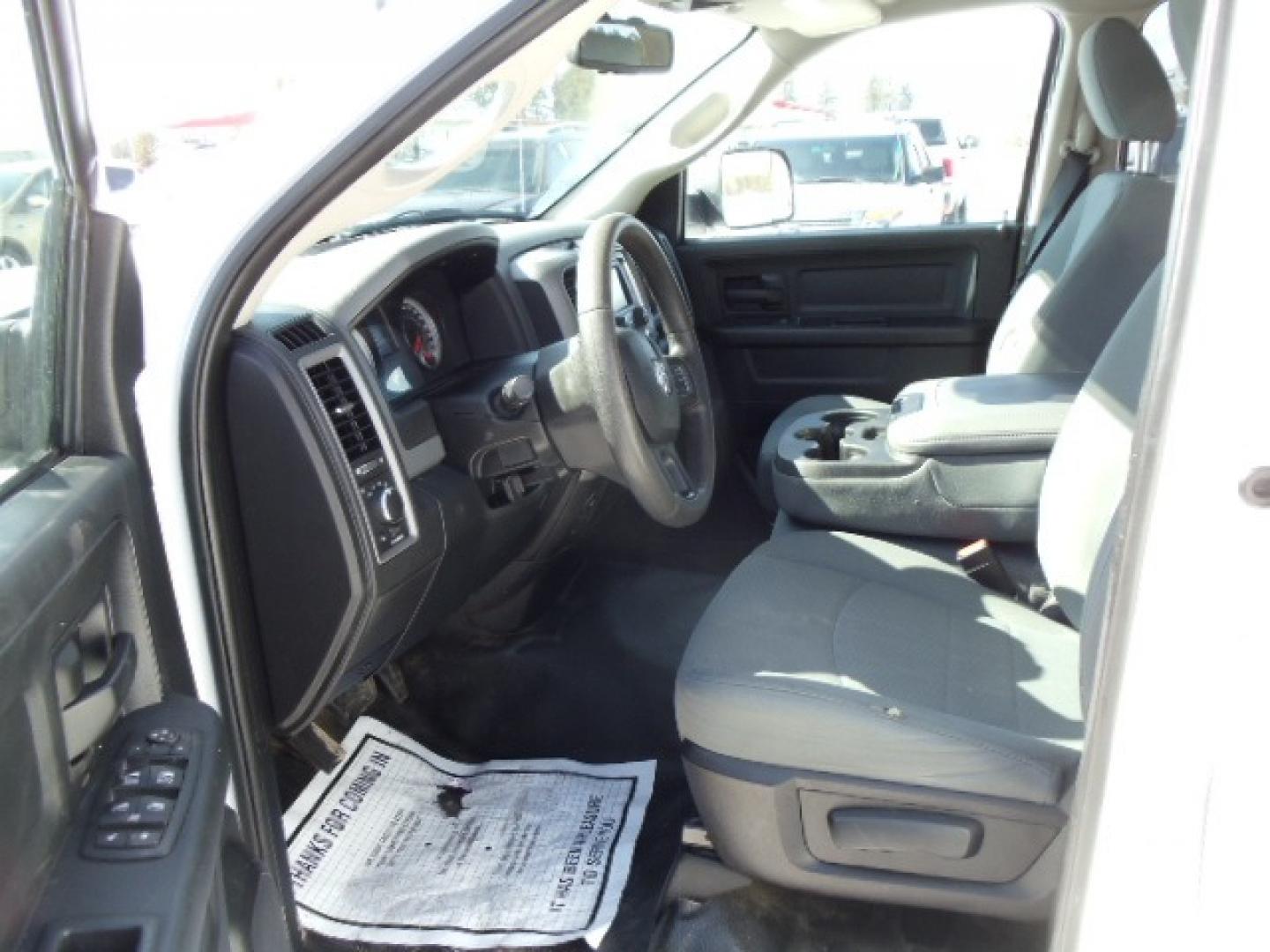 2016 White /Gray RAM 1500 Tradesman Quad Cab 4WD (1C6RR7FG7GS) with an 3.6L V6 DOHC 24V FFV engine, 6A transmission, located at 5465 Highway 2 W., Columbia Falls, MT, 59912, (406) 892-4407, 48.352188, -114.240929 - Photo#15