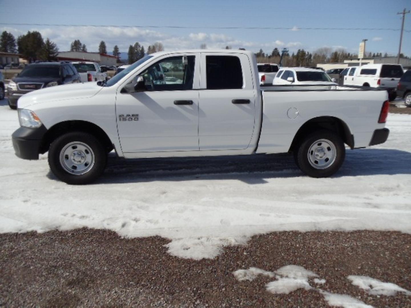 2016 White /Gray RAM 1500 Tradesman Quad Cab 4WD (1C6RR7FG7GS) with an 3.6L V6 DOHC 24V FFV engine, 6A transmission, located at 5465 Highway 2 W., Columbia Falls, MT, 59912, (406) 892-4407, 48.352188, -114.240929 - Photo#3