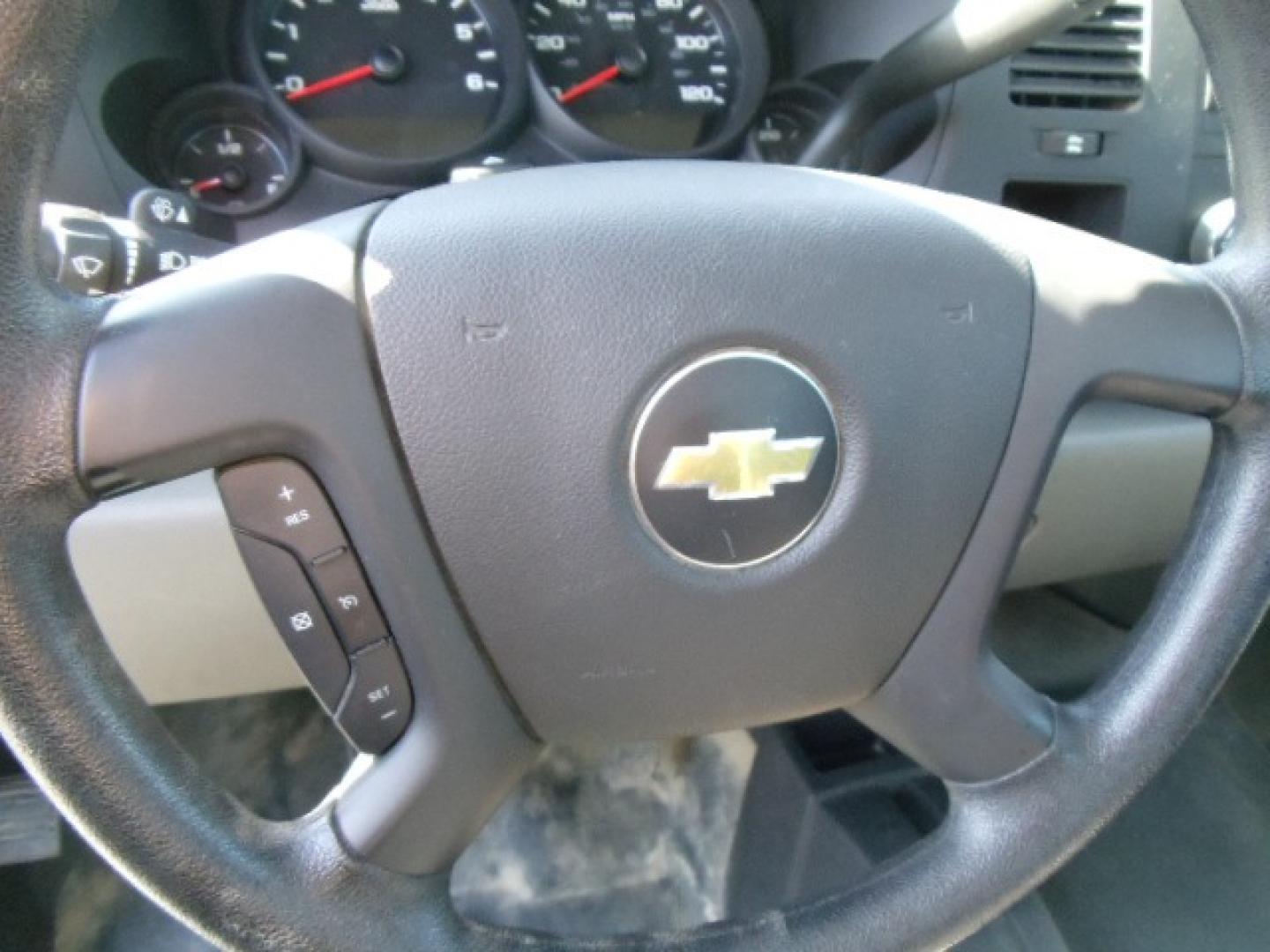 2012 White /Grey Chevrolet Silverado 1500 Work Truck Ext. Cab 4WD (1GCRKPE75CZ) with an 5.3L V8 OHV 16V FFV engine, 4-Speed Automatic transmission, located at 5465 Highway 2 W., Columbia Falls, MT, 59912, (406) 892-4407, 48.352188, -114.240929 - Photo#18