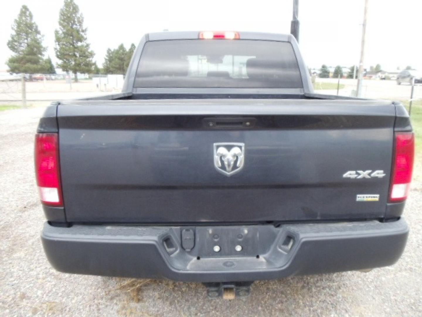 2018 Blue /Gray RAM 1500 Tradesman Crew Cab SWB 4WD (1C6RR7KG1JS) with an 3.6L V6 DOHC 24V FFV engine, 8A transmission, located at 5465 Highway 2 W., Columbia Falls, MT, 59912, (406) 892-4407, 48.352188, -114.240929 - Photo#5