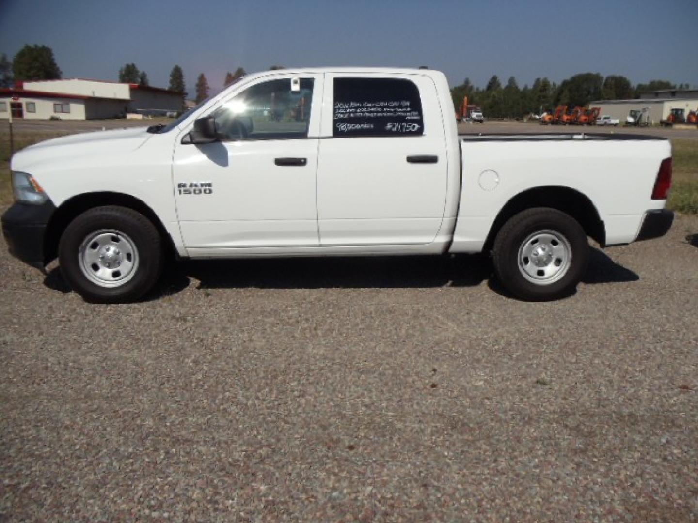 2016 /Grey RAM 1500 Tradesman Crew Cab SWB 4WD (1C6RR7KG0GS) with an 3.6L V6 DOHC 24V FFV engine, 6A transmission, located at 5465 Highway 2 W., Columbia Falls, MT, 59912, (406) 892-4407, 48.352188, -114.240929 - Photo#3