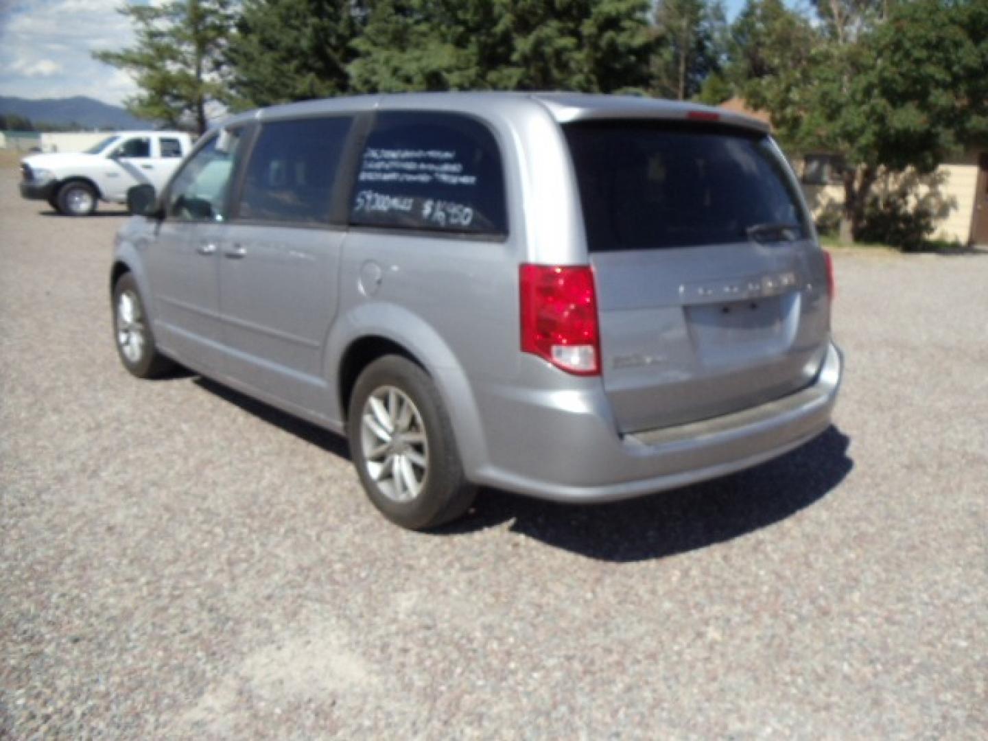 2016 Silver /Gray Dodge Grand Caravan SE (2C4RDGBGXGR) with an 3.6L V6 DOHC 24V engine, 6A transmission, located at 5465 Highway 2 W., Columbia Falls, MT, 59912, (406) 892-4407, 48.352188, -114.240929 - Photo#4