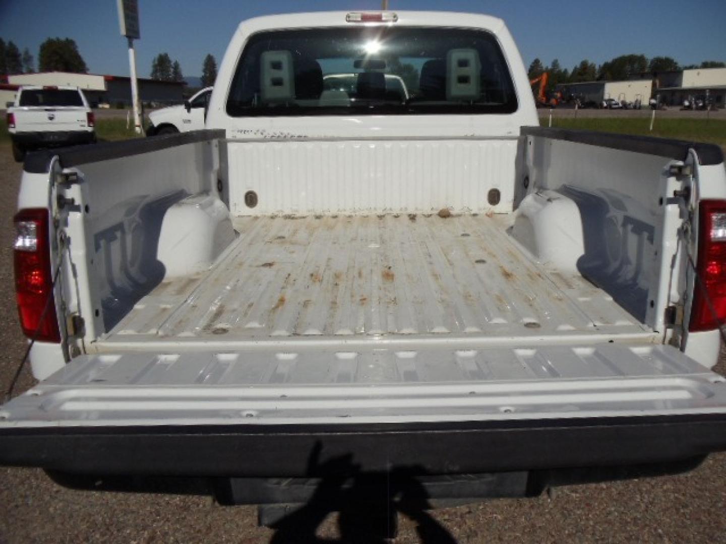 2014 White /Gray Ford F-250 SD XL (1FT7X2B63EE) with an 6.2L V8 OHV 16V engine, 6-Speed Automatic transmission, located at 5465 Highway 2 W., Columbia Falls, MT, 59912, (406) 892-4407, 48.352188, -114.240929 - Photo#7