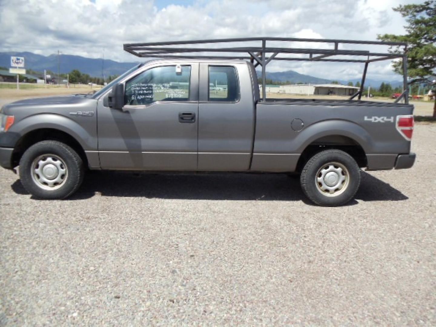 2014 Gray /Gray Ford F-150 XL (1FTEX1EM5EK) with an 3.7L V6 DOHC 24V engine, 6-Speed Automatic transmission, located at 5465 Highway 2 W., Columbia Falls, MT, 59912, (406) 892-4407, 48.352188, -114.240929 - Photo#3