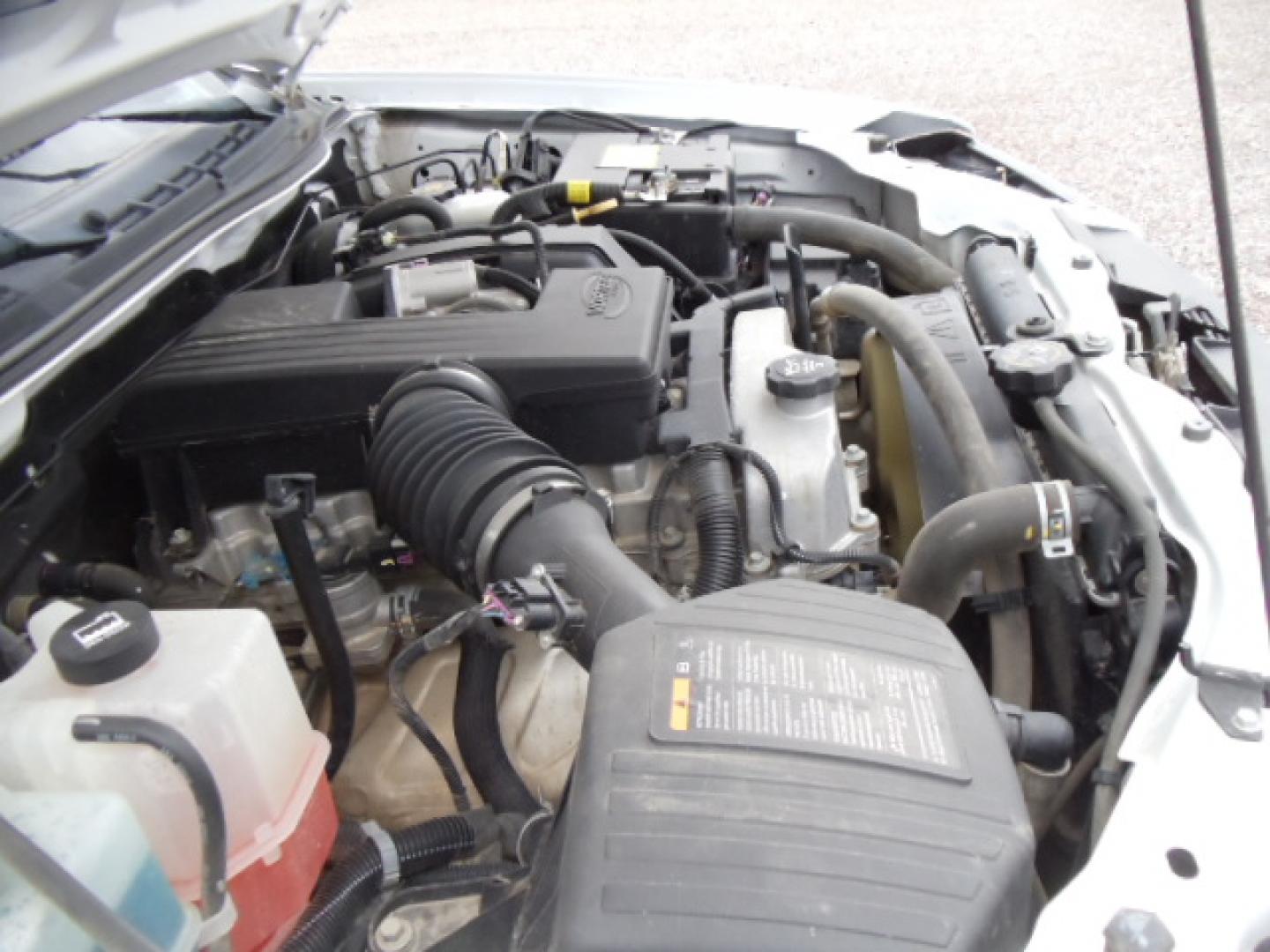 2012 White /Gray Chevrolet Colorado Work Truck Ext. Cab 4WD (1GCJTBFE4C8) with an 3.7L L5 DOHC 20V engine, Automatic transmission, located at 5465 Highway 2 W., Columbia Falls, MT, 59912, (406) 892-4407, 48.352188, -114.240929 - Photo#21