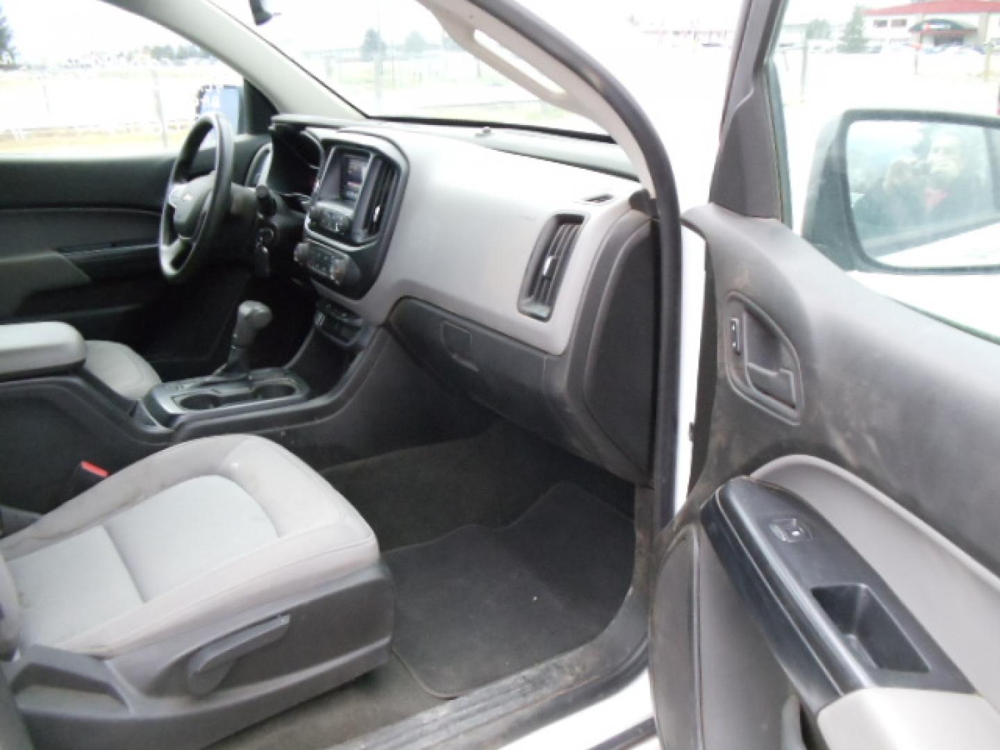 2016 White /Tan Chevrolet Colorado Work Truck Ext. Cab 4WD (1GCHTBEA6G1) with an 2.5L L4 DOHC 16V GAS engine, 6A transmission, located at 5465 Highway 2 W., Columbia Falls, MT, 59912, (406) 892-4407, 48.352188, -114.240929 - Photo#12