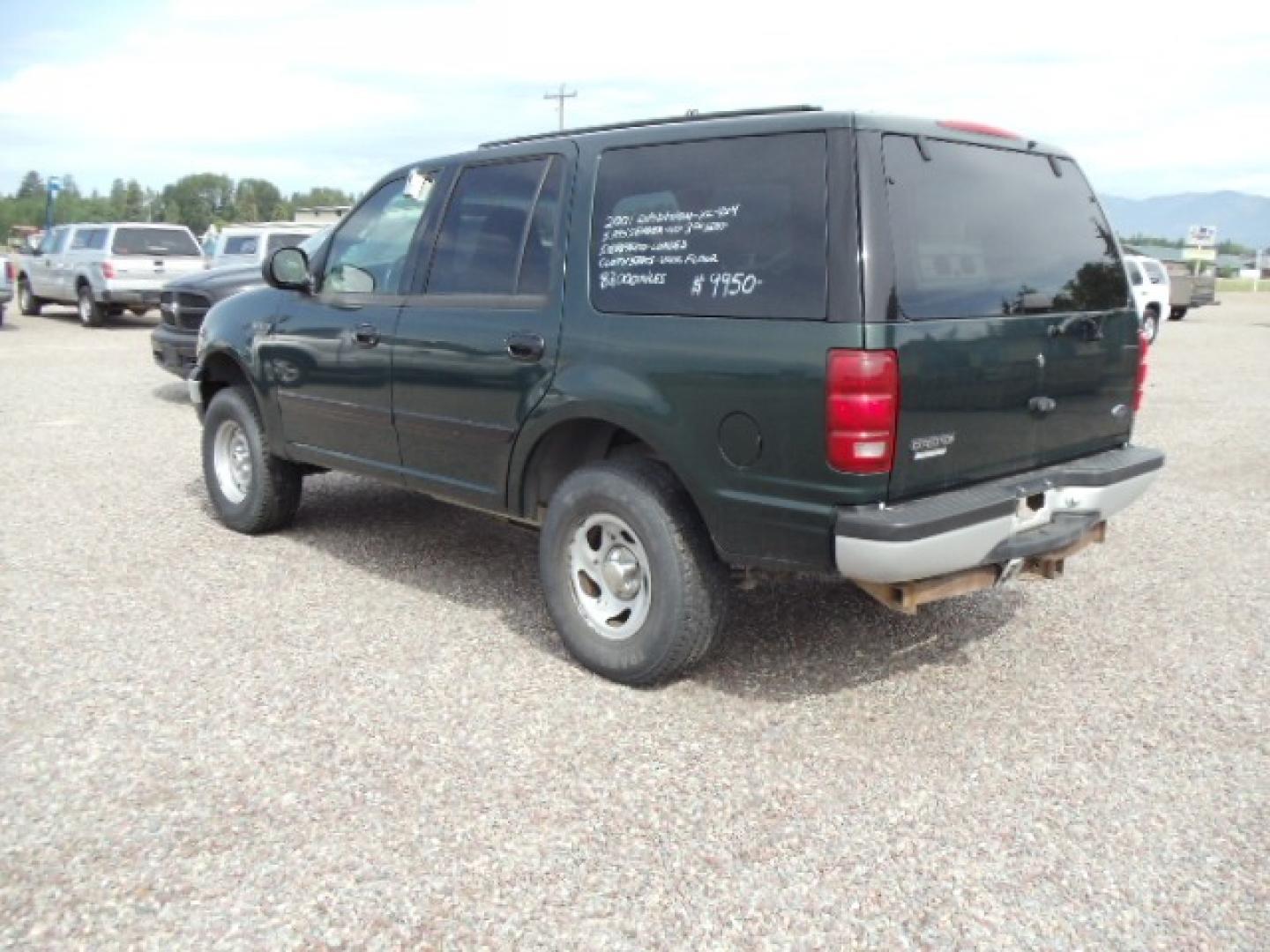 2001 Green /Silver Ford Expedition XL (1FMPU16L51L) with an 5.4LV8 engine, 4-speed electronically-controlled automatic transmission w/OD transmission, located at 5465 Highway 2 W., Columbia Falls, MT, 59912, (406) 892-4407, 48.352188, -114.240929 - 5.4LV8,Automatic,6 Passenger, Loaded, Power Seat Drivers - Photo#4