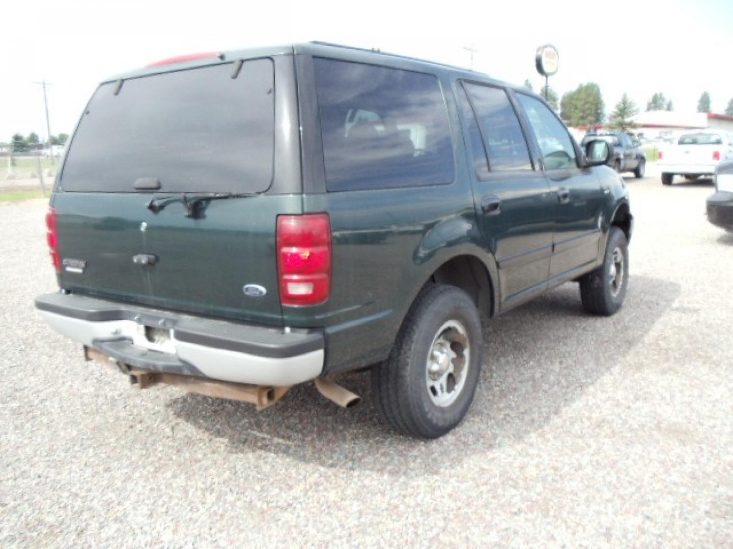 2001 Green /Silver Ford Expedition XL (1FMPU16L51L) with an 5.4LV8 engine, 4-speed electronically-controlled automatic transmission w/OD transmission, located at 5465 Highway 2 W., Columbia Falls, MT, 59912, (406) 892-4407, 48.352188, -114.240929 - 5.4LV8,Automatic,6 Passenger, Loaded, Power Seat Drivers - Photo#6